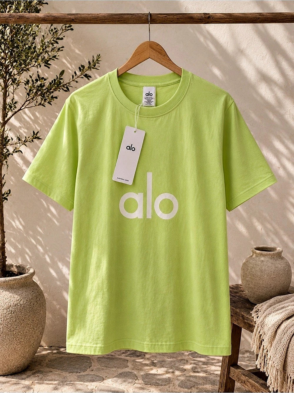 alo Short Sleeve Tee in Green NWT